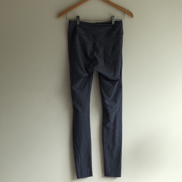 Outdoor Voices 7/8 warmup leggings, size S, navy - Picture 4 of 5